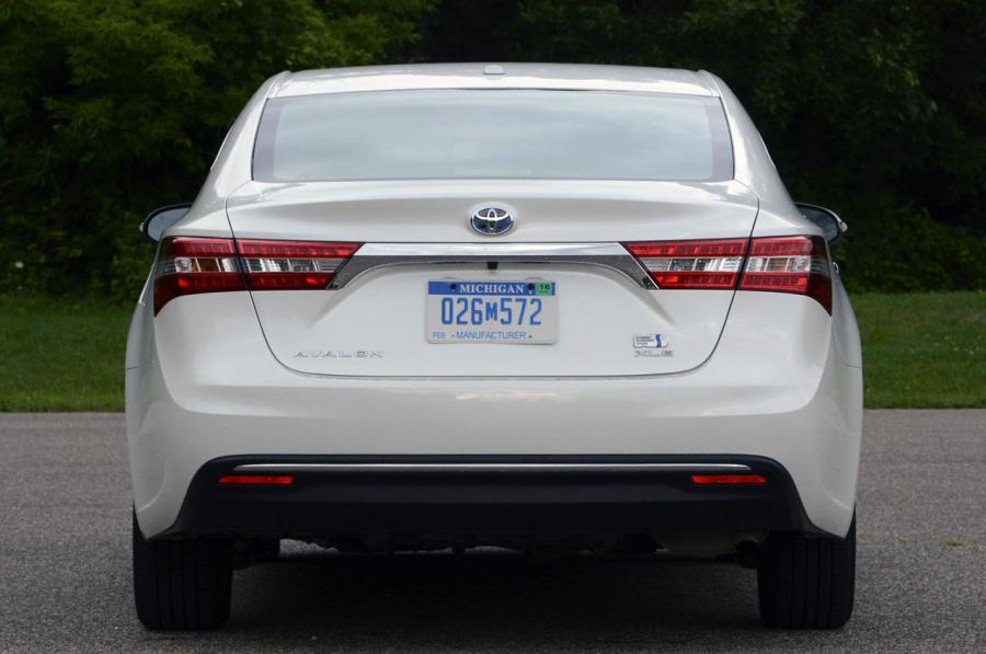  Toyota Avalon Hybrid 2013 года  (фото 39 из 42)